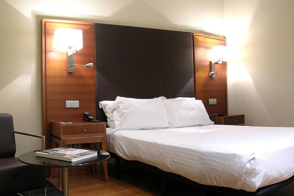 AC Hotel Almeria - Image 3