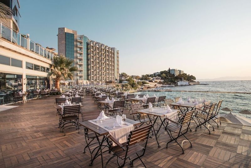 Charisma De Luxe Hotel - Image 10