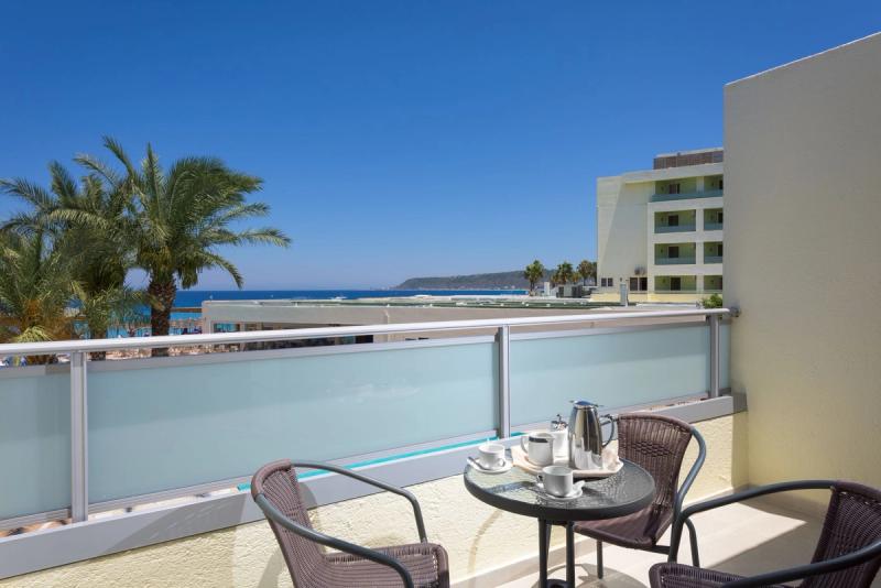 Avra Beach Resort Hotel & Bungalows - Image 3