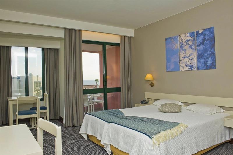 Aparthotel Imperatriz - Image 4