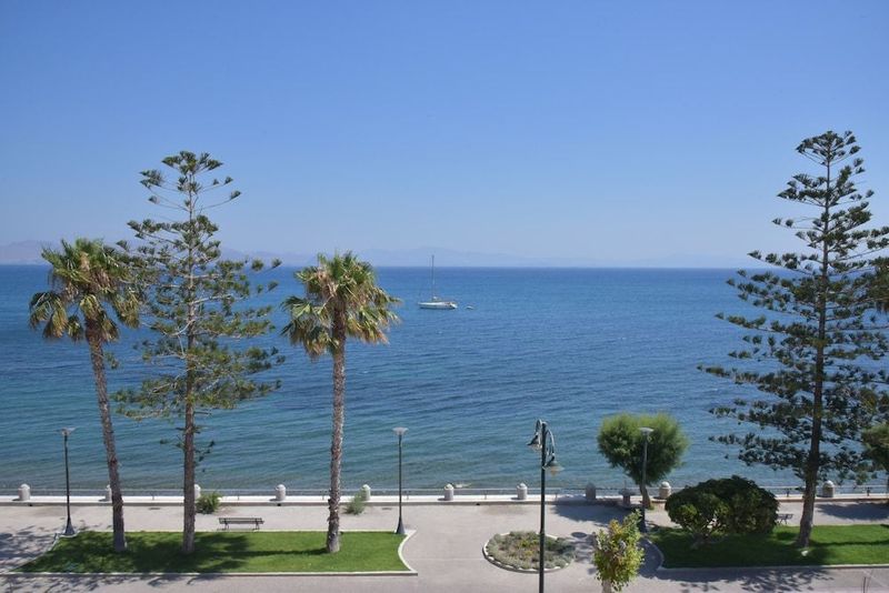 Bristol Sea View Apartments - Image 6