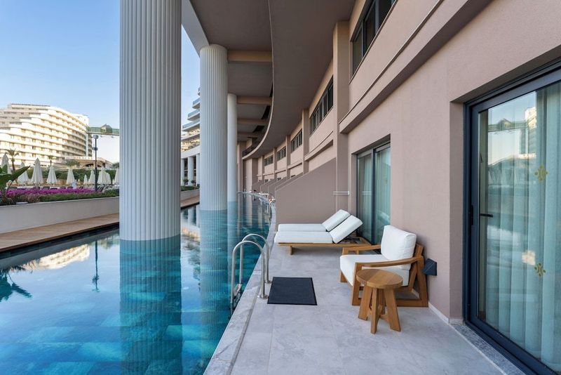Miracle Resort Hotel - Image 3
