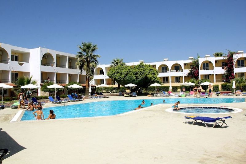 Lardos Bay Hotel - Image 1