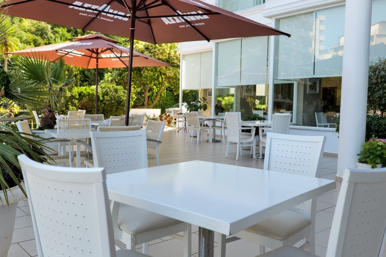 Hotel Oasis - Image 4