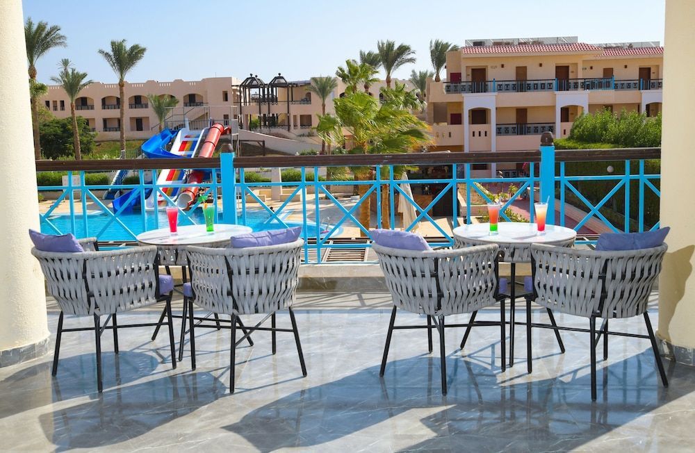 Ivy Cyrene Island Resort - Image 5
