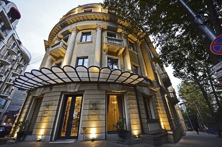 Stemning fra restauranten på Hotel Astoria Tbilisi