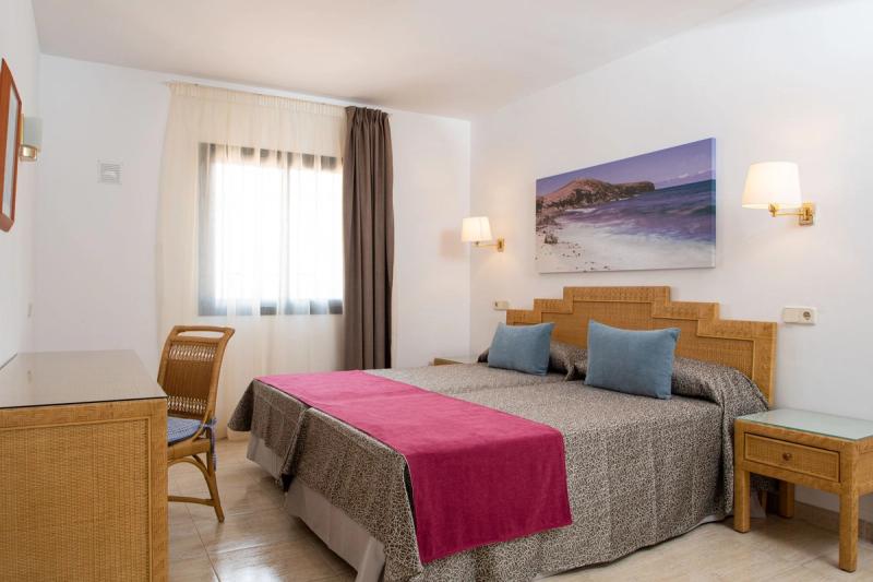 HL Club Playa Blanca Hotel - Image 4