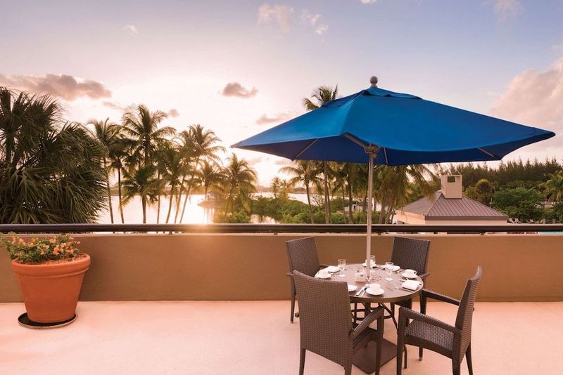 Hilton Miami Airport Blue Lagoon - Image 8