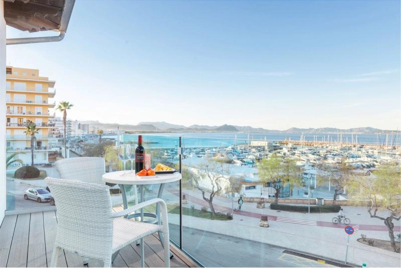 Llaut Boutique Hotel - Image 2