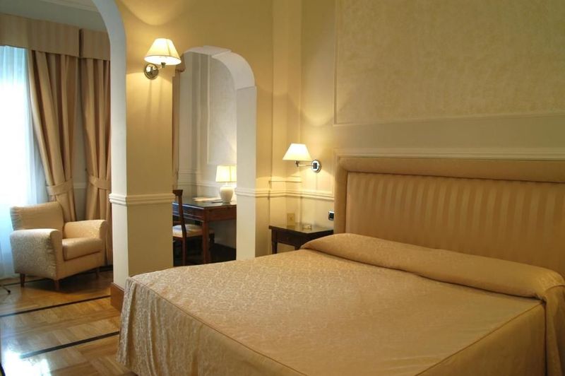 Hotel Flora - Image 3