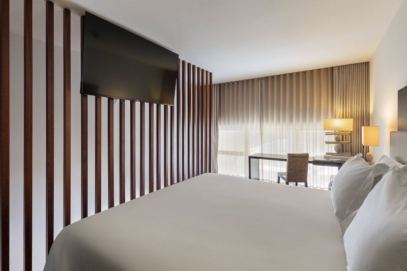 Crowne Plaza Vilamoura - Image 10