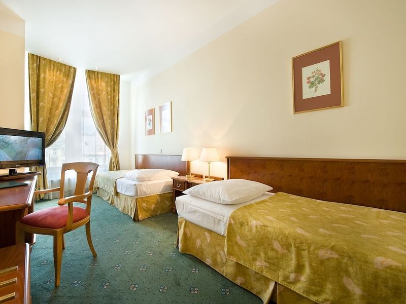 EA Hotel Rokoko - Image 4