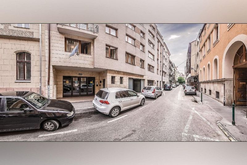 Prince Apartments - Image 10