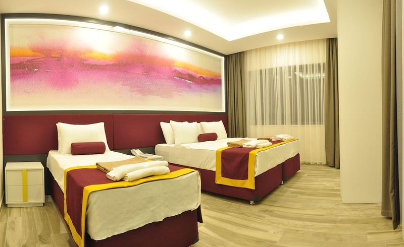 Campus Hill Hotel - Image 2
