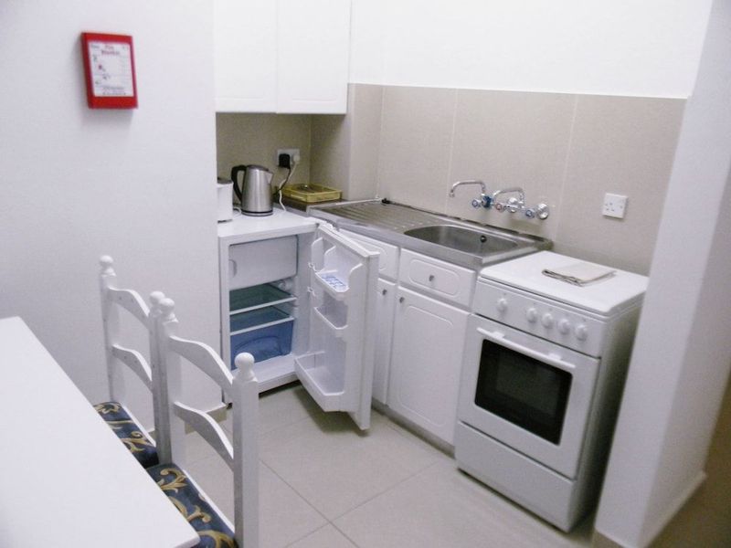 Hilltop Gardens Hotel Apartments - Image 5