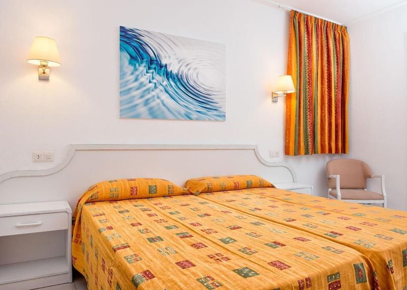 Hoteles & Apartamentos La Santa Maria - Image 2