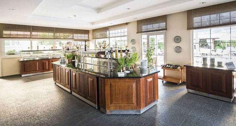 Hawaii Hotel - Image 6