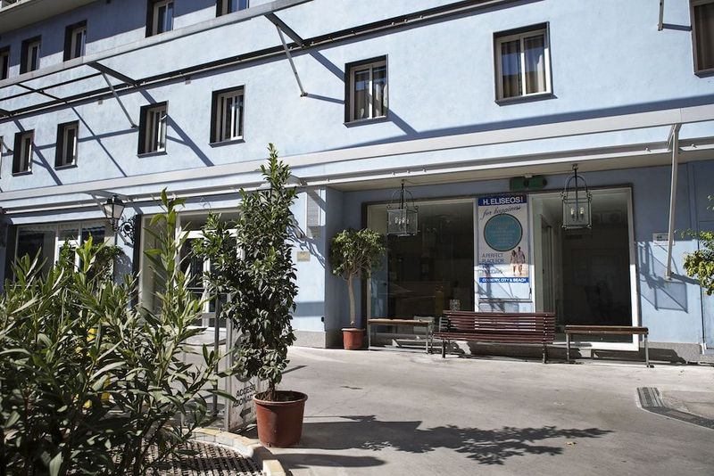 Malaga Hotel Eliseos - Image 2