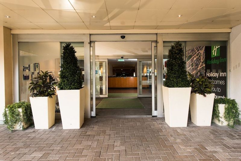 Holiday Inn Edinburgh - Image 6
