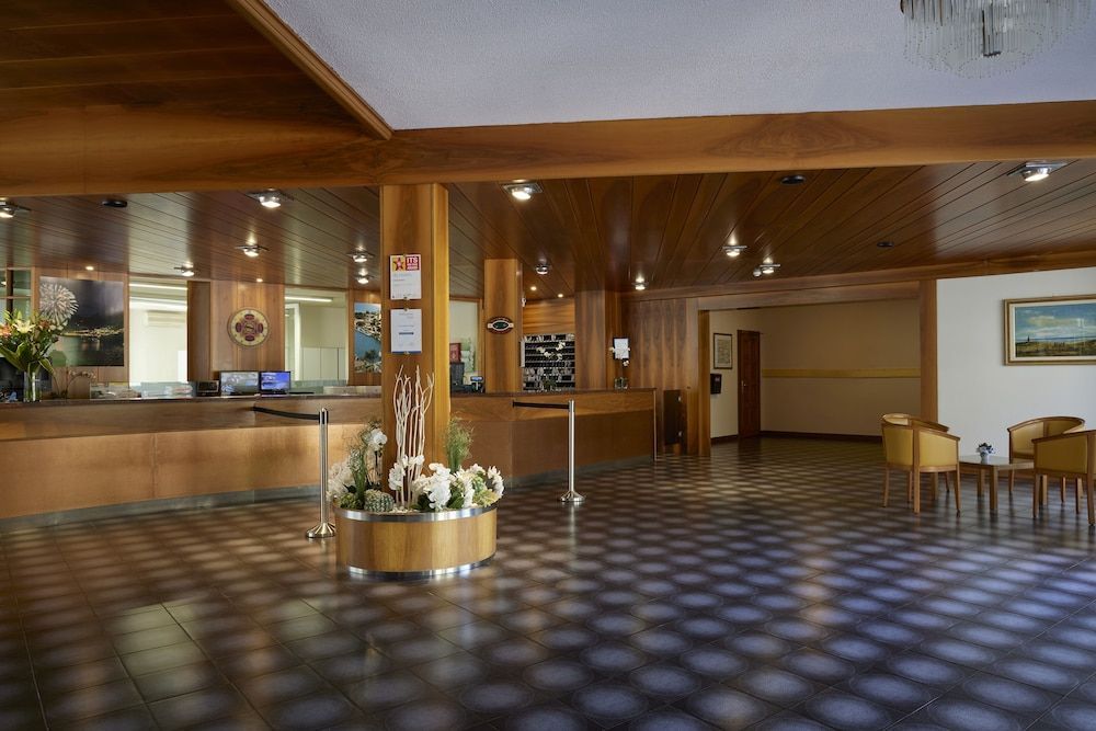 Royal Village - Image 6