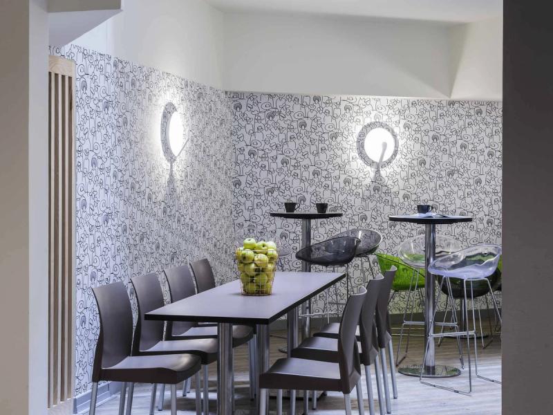 Ibis Styles Nice Vieux Port - Image 10