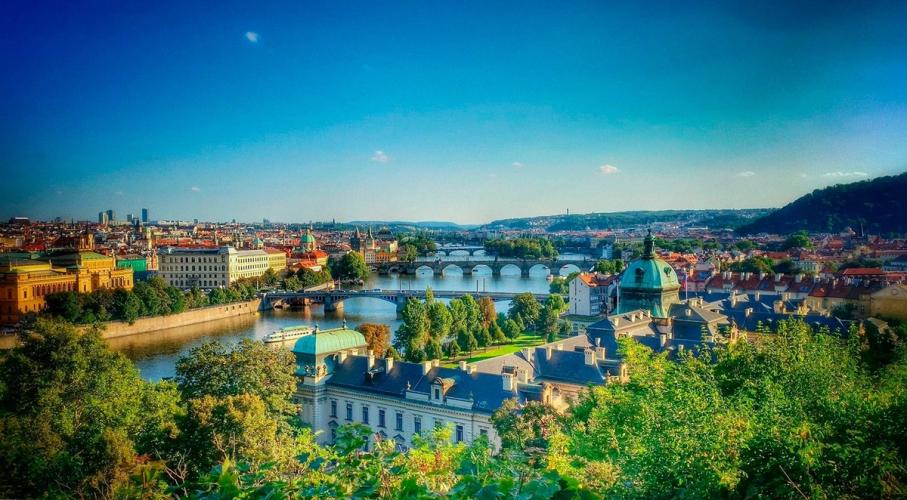Utsikt över huvudstaden i Prag