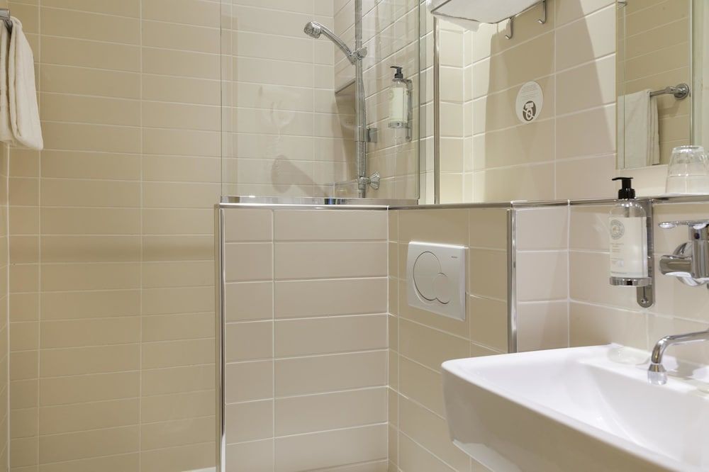 Timhotel Invalides - Image 10