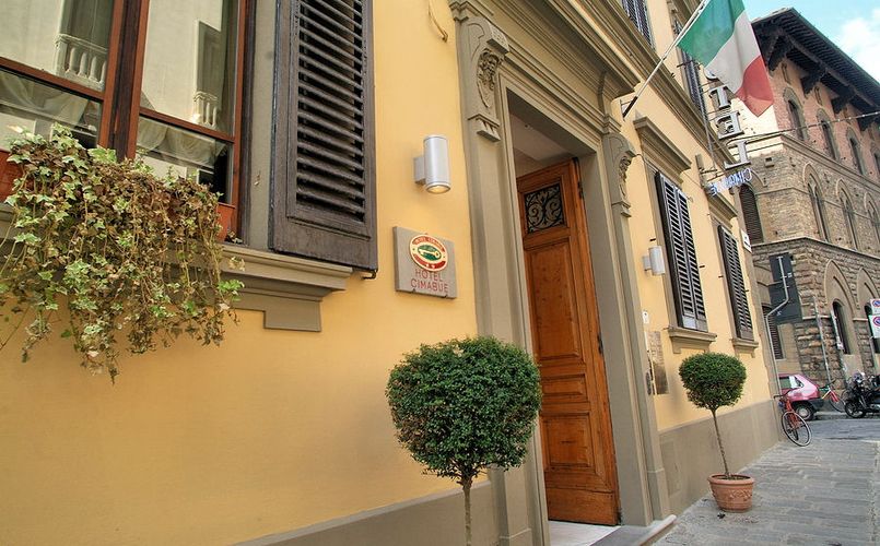 Residenza Hotel Cimabue ligger sentralt i Firenze, nær attraksjoner og restauranter.