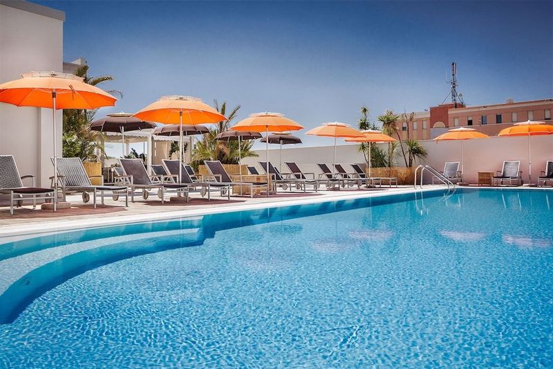 Jazz Hotel - Image 1