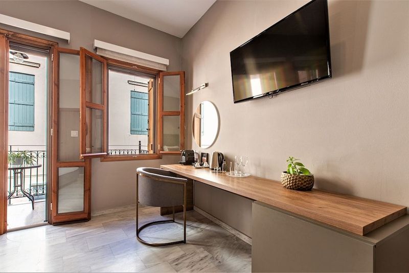 Minaret Suites & Apartments - Image 4