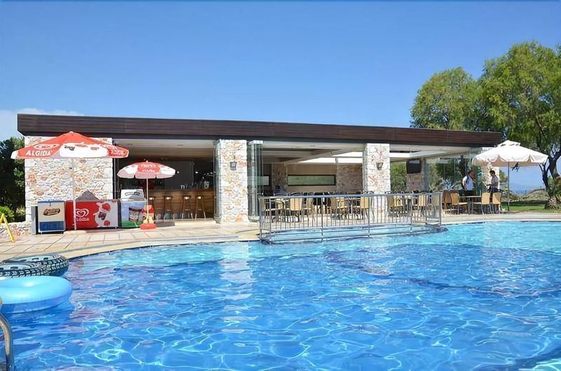 Lito Beach Hotel - Image 4