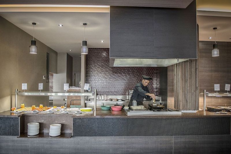 Hotel Beatriz Costa & Spa - Image 4