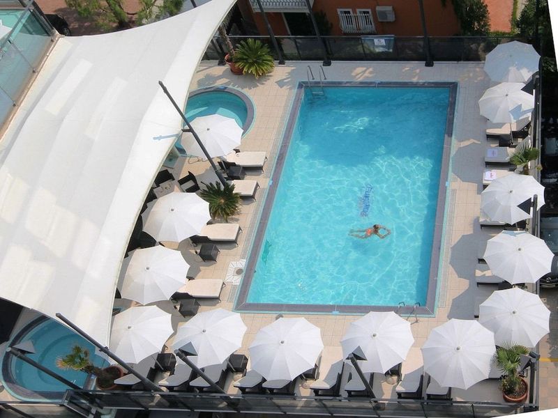 Hotel Europa - Image 2