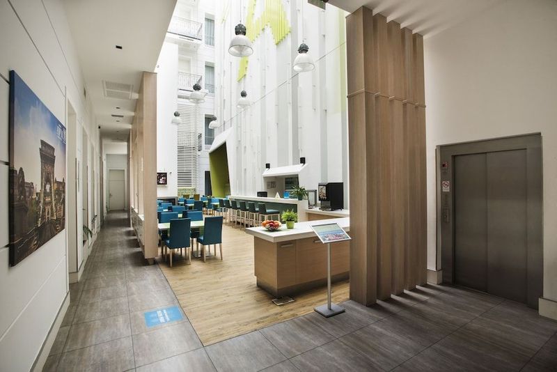 Atrium Fashion Hotel - Image 6