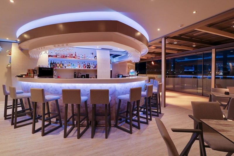 Bomo Club Palace Hotel - Image 9