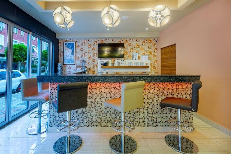 Alanya Beach Hotel - Image 4