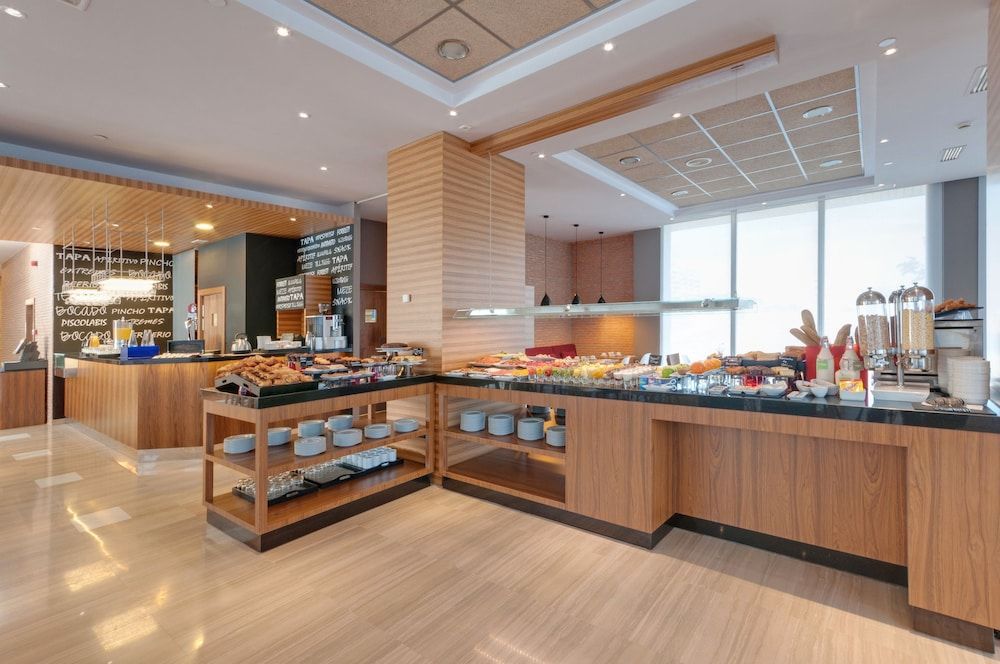 Hotel Madrid Chamartín - Image 7