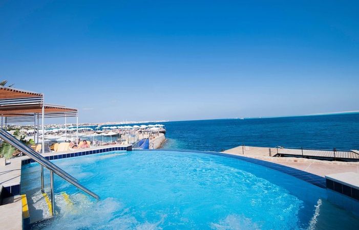 SUNRISE Holidays Resort är ett vuxenhotell som ligger vackert vid havet i Hurghada.