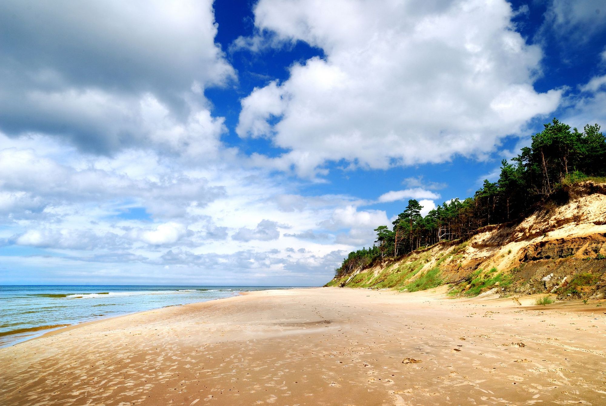 Havnebyen Ventspils i Latvia med deilige strender langs Østersjøkysten