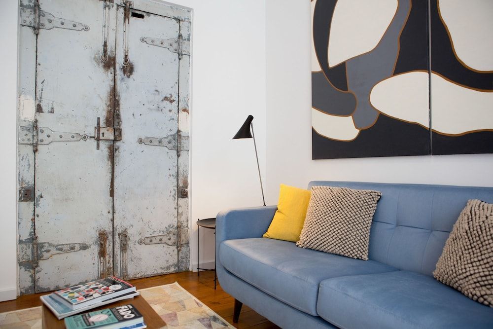 The 8 Downtown Suites - Image 6