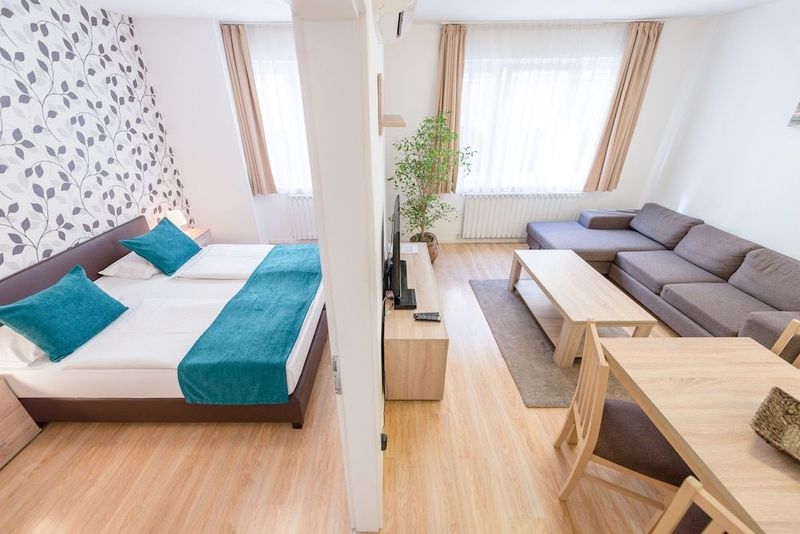 Prince Apartments - Image 5