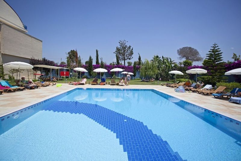 Titan Select Hotel - Image 2