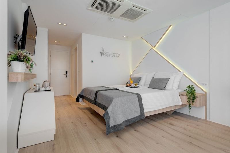 Hotel Pax - Image 4