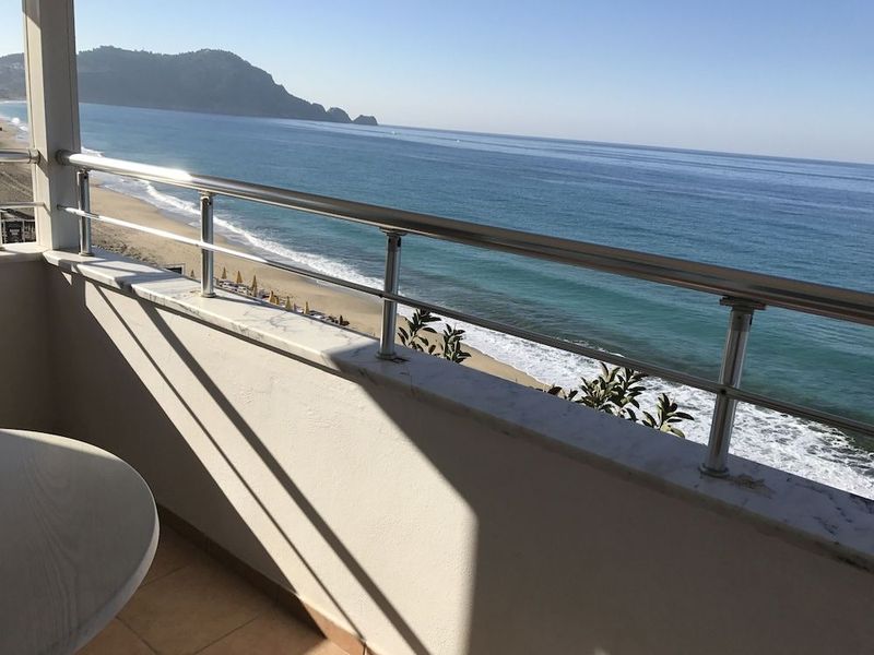 Muz Hotel - Image 2