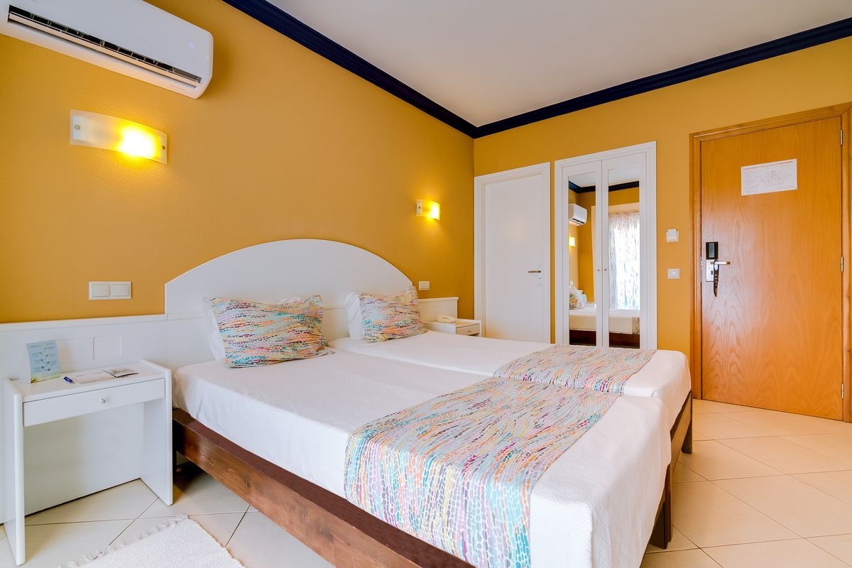 Atismar Beach Hotel - Image 2