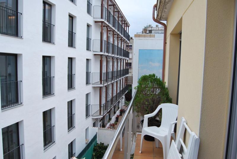 Neptuno Apartments - Image 8