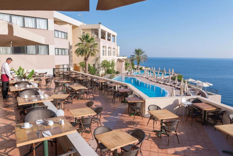 Athina Palace Resort & Spa - Image 9