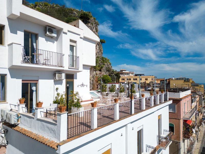 Elios Hotel - Image 3