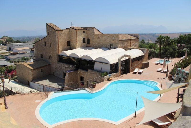 Grand Hotel La Batia - Image 10