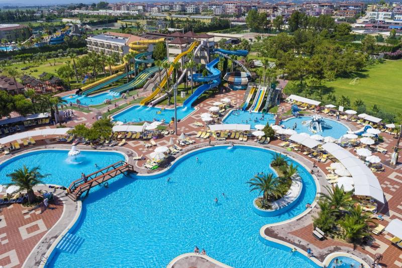 Club Hotel Turan Prince World - Image 1